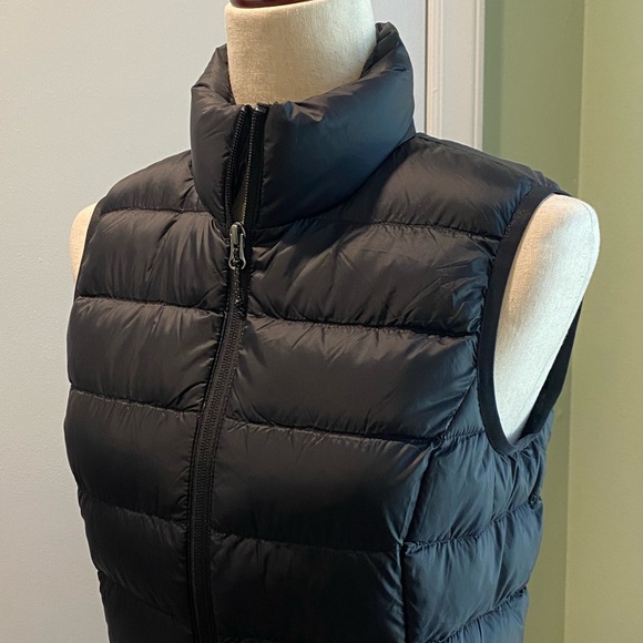 Eddie Bauer 650 Puffer down blend Vest Women's  XS Black - Picture 2 of 10